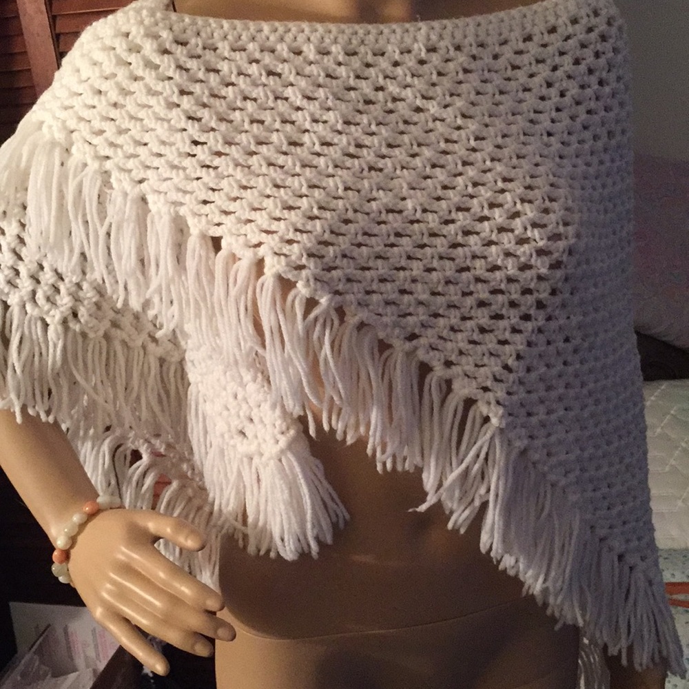 Croquets Shawl with fringes